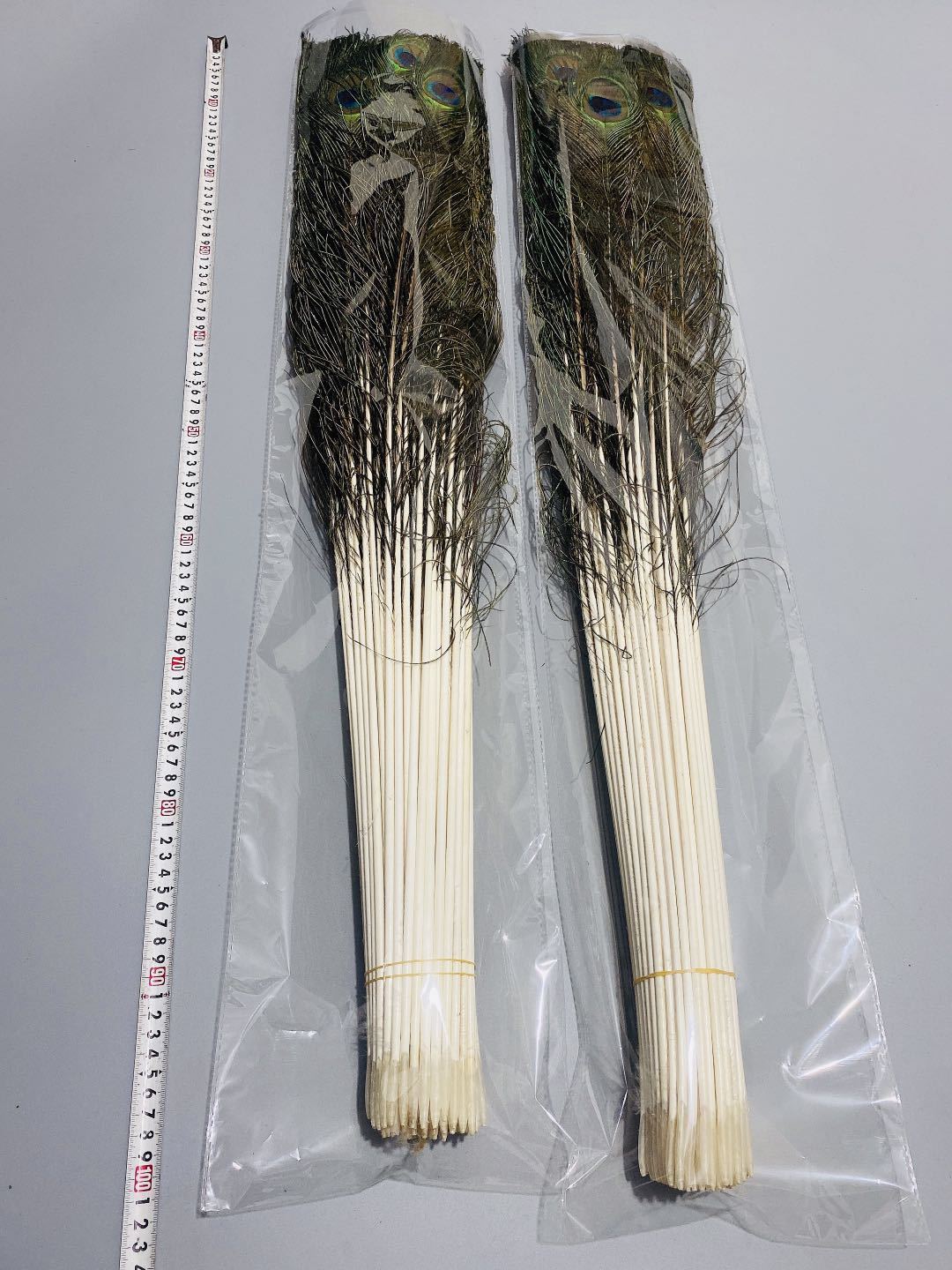Peacock feathers 90-100 cm long, flower arrangement, home decoration, DIY handicrafts, long peacock feathers Specification image