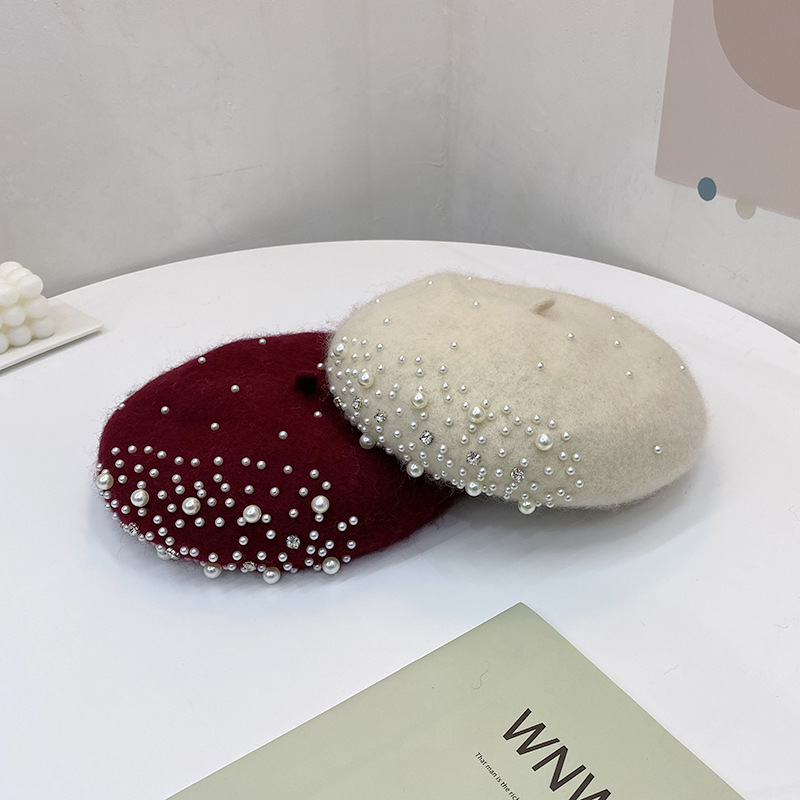 Winter plush hat for women, Korean retro chanty style, pearl rhinestone, wool beret, hooded, cute Japanese style, fashionable painter hat, adult hat Application Scenario
