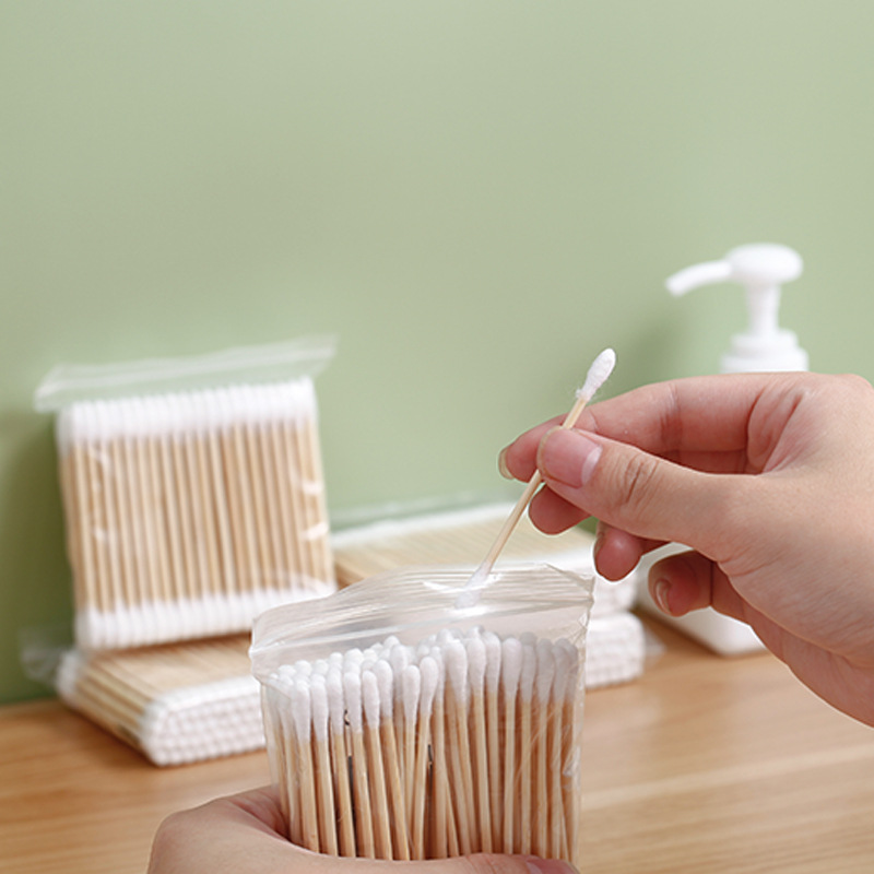 Bamboo Stick Double-Head Multi-Functional Cotton Swab Wholesale Large Disposable Tampon Stick Earscoop Makeup Remover Cotton Swab Application Scenario