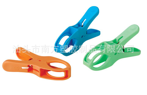 Factory direct sales of universal clothes clips, large plastic drying clips, traceless quilt fasteners, 8-clip windproof drying clothes clips Item Picture