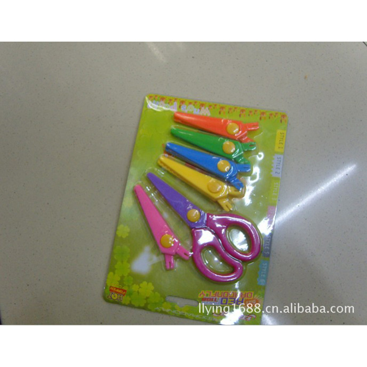 Wholesale supply of children's mini replaceable ABS plastic scissors with 6 different patterns to choose from