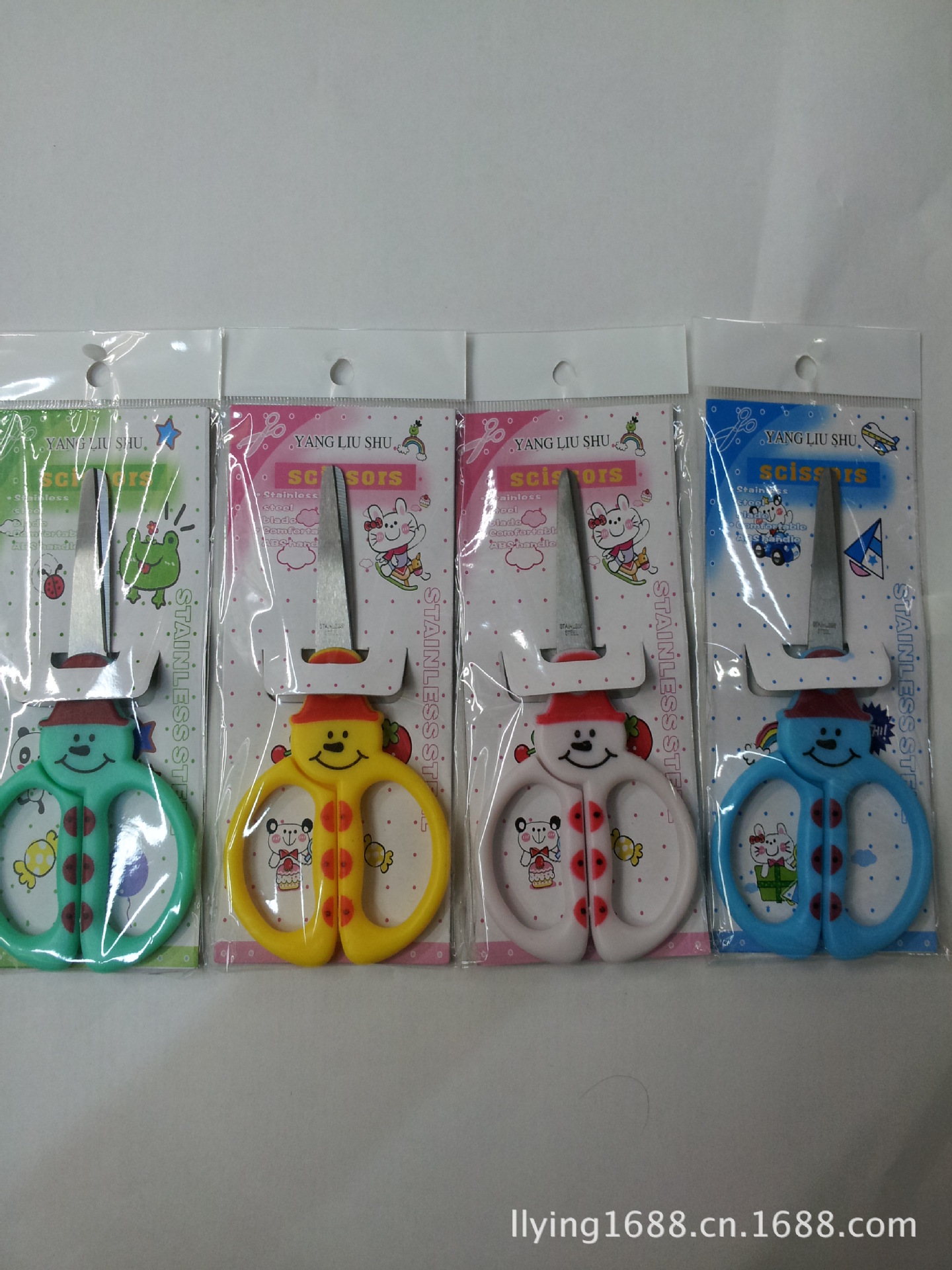 Factory direct sales of stainless steel scissors, fresh and cute solid-color scissors, student scissors, suction card, individual set