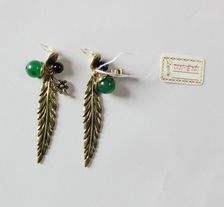 厂家供应复古羽毛耳环 镂空金属耳环 绿宝石铜耳环