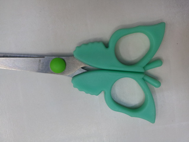 The butterfly-shaped animal scissors are durable and the student scissors are affordable. Factory direct sales Specification image