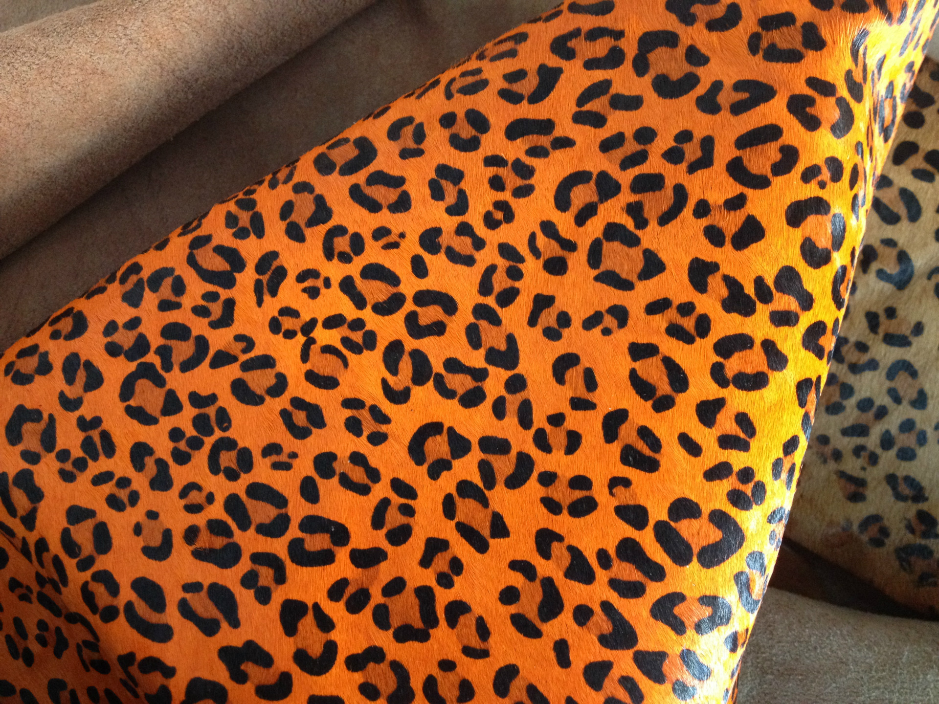 Ha Niu leather leather horse hair leopard print flower horse skin color spot factory direct sales can be customized sample details Picture