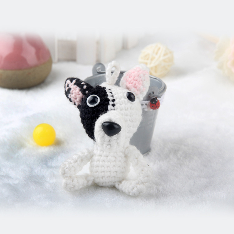The manufacturer sells woolen plush knitted toys and DIY material kits for woolen dolls and puppies