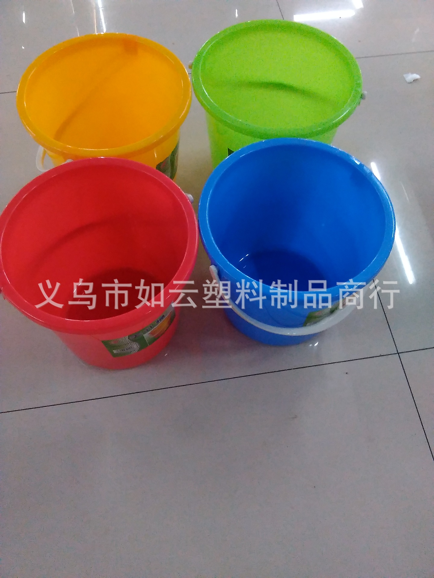 Wholesale supply of plastic buckets 36.38 buckets with LIDS