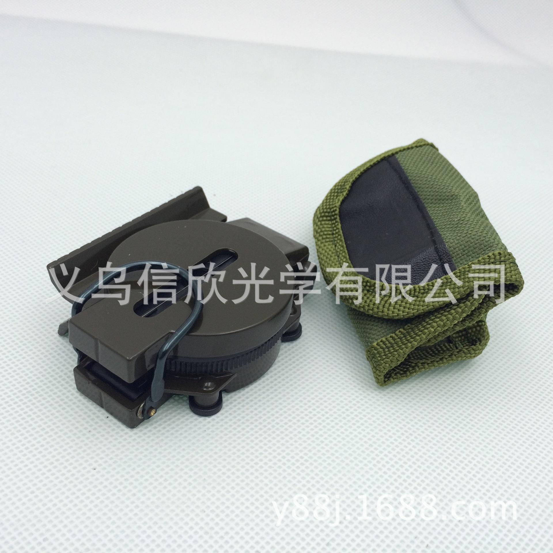 Metal compass, high-quality aluminum alloy shell, camping and outdoor compass, creative gift compass wholesale Specification image