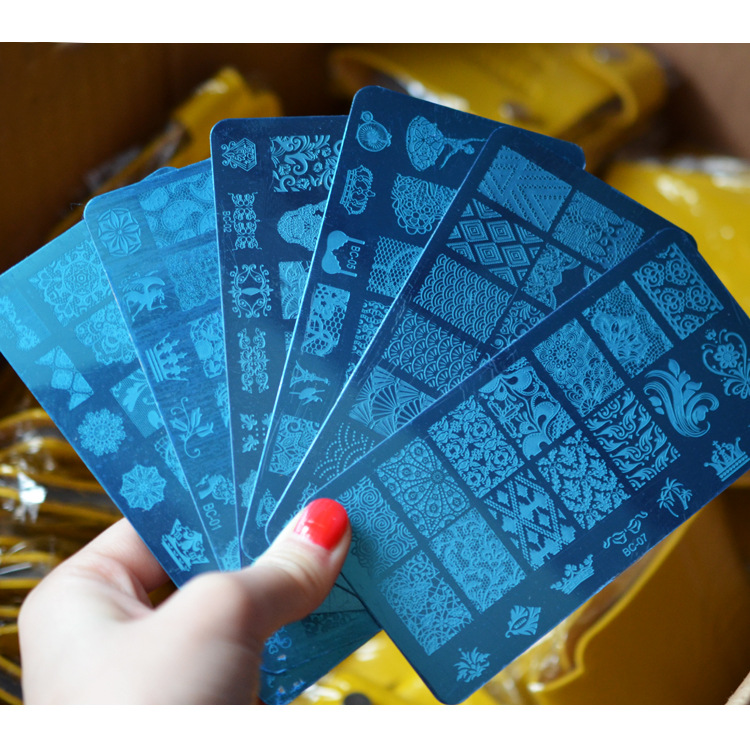 穿戴甲/美甲钻饰品/美甲饰品/倒边锆石/美甲用品穿戴甲产品图