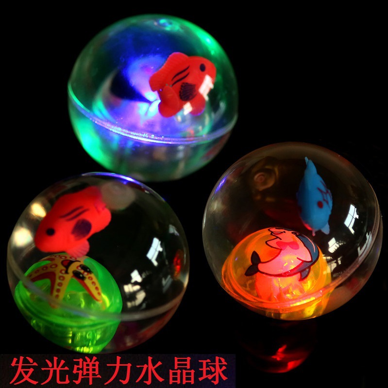 Wholesale of glittering crystal balls, luminous bouncy balls, colorful jumping balls, and glittering children's toys from street stalls