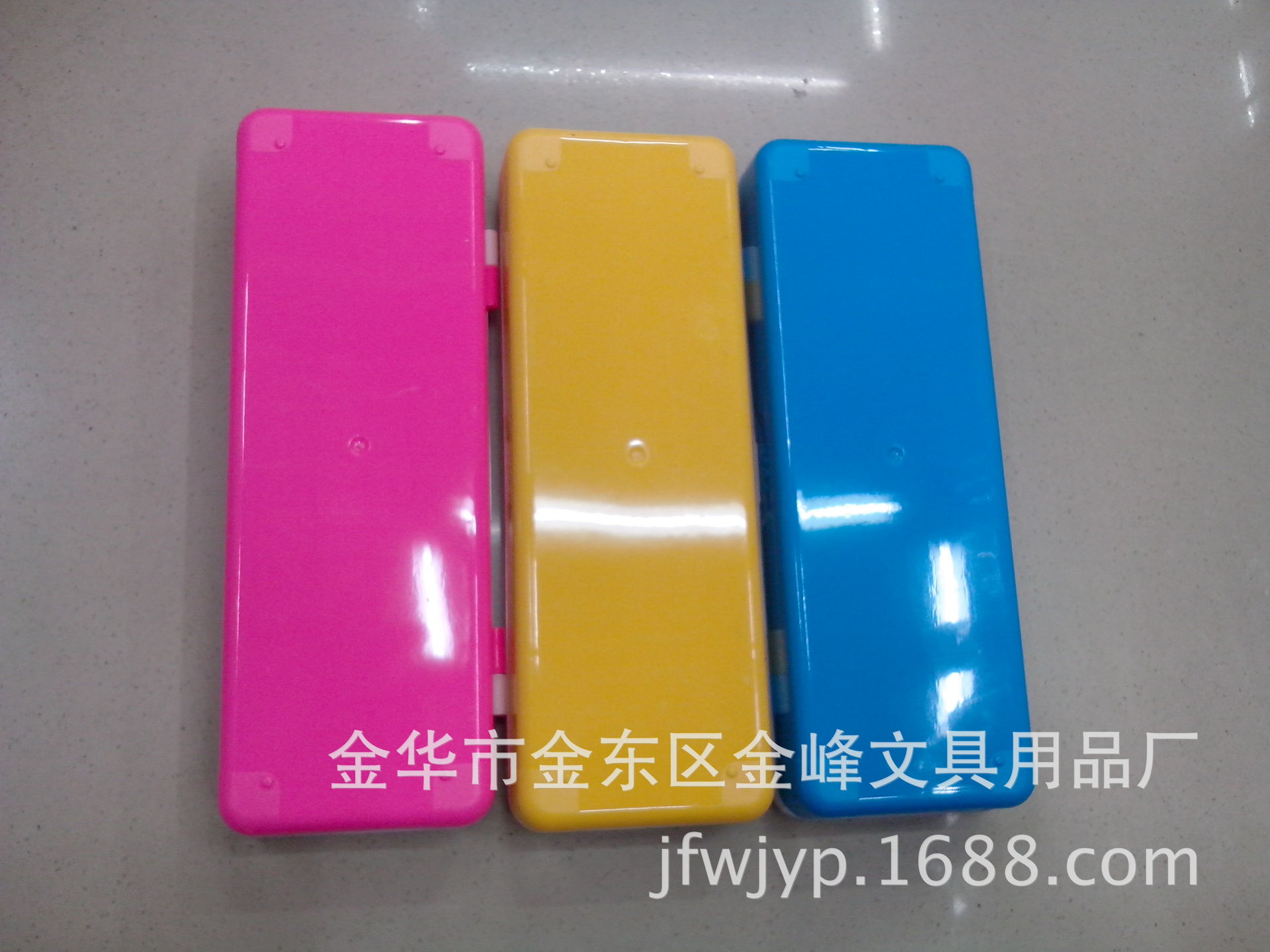 Creative double-layer pencil case with nine-line counter and multi-functional stationery box for male and female primary school students Application Scenario