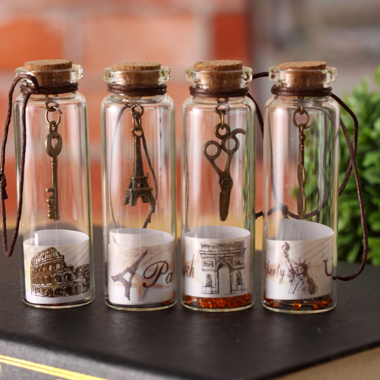 Retro wish bottles, world scenery lucky bottles, small glass bottles with wooden stoppers, drifting bottles, creative home wholesale Application Scenario