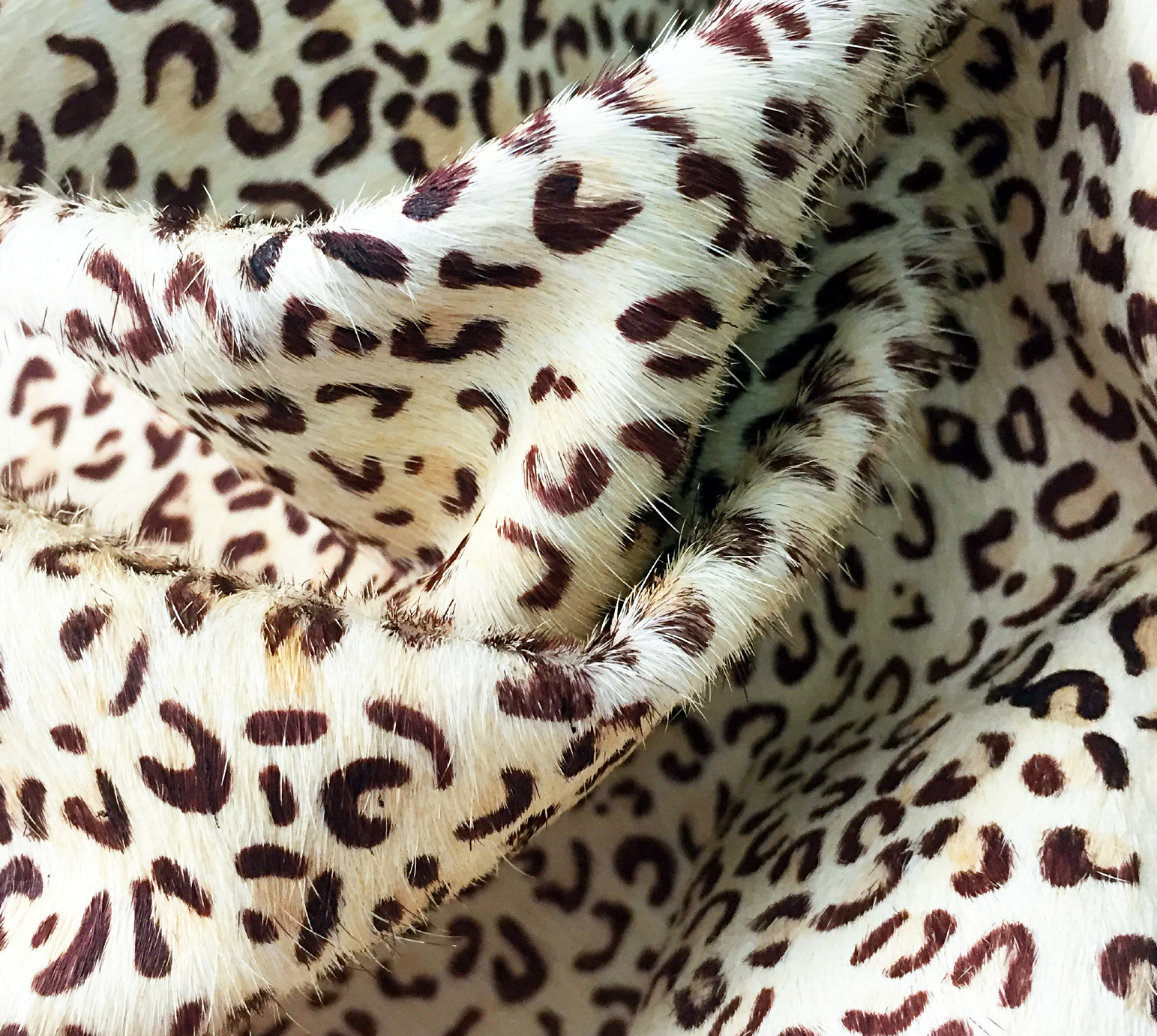 Yiwu genuine horsehair, white small leopard pattern small leopard dot horsehair, white horsehair printed color leopard pattern real horsehair Application Scenario