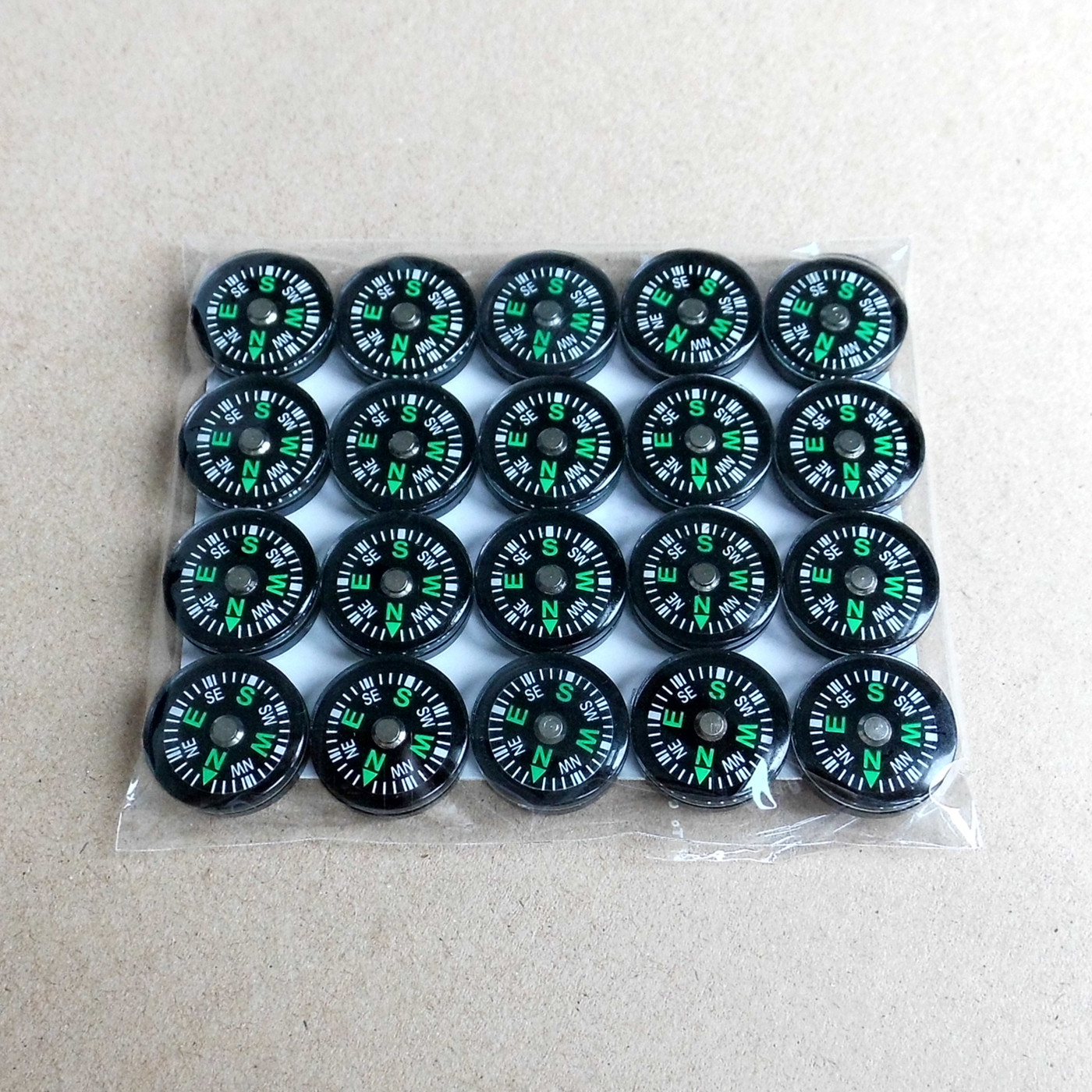 Mini compass compass manufacturer wholesale 20mm plastic compass outdoor products in various styles in stock pic 19
