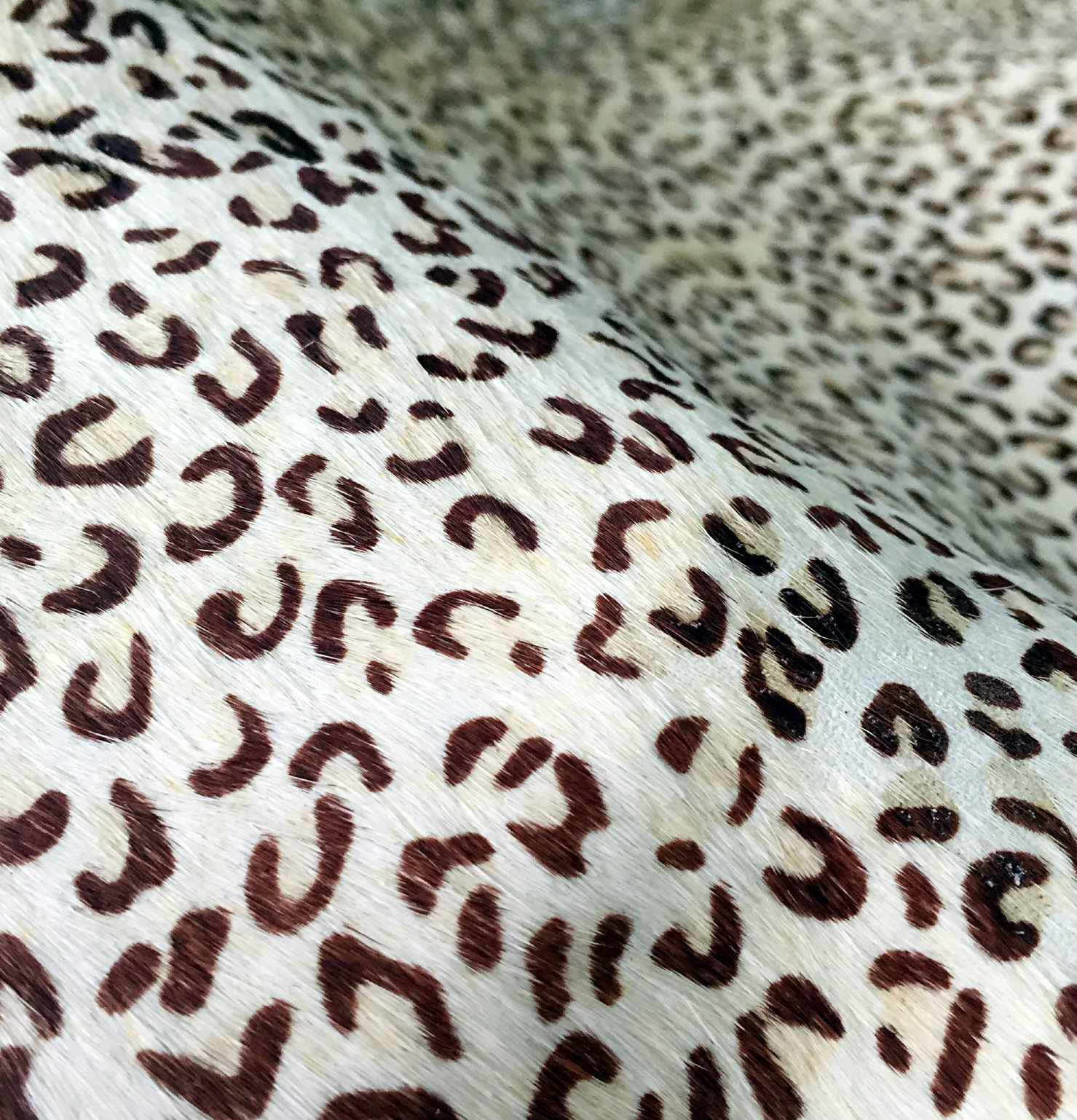 Yiwu genuine horsehair, white small leopard pattern small leopard dot horsehair, white horsehair printed color leopard pattern real horsehair details Picture