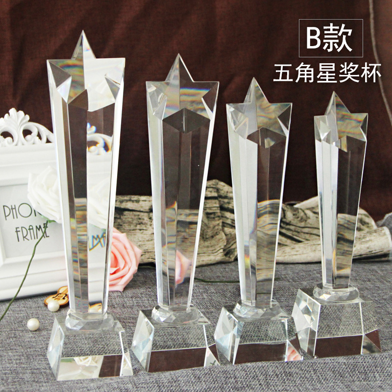 The manufacturer wholesals and produces artificial crystal trophies, fashionable ornaments, sandblasted and can be printed with logos and company names Application Scenario