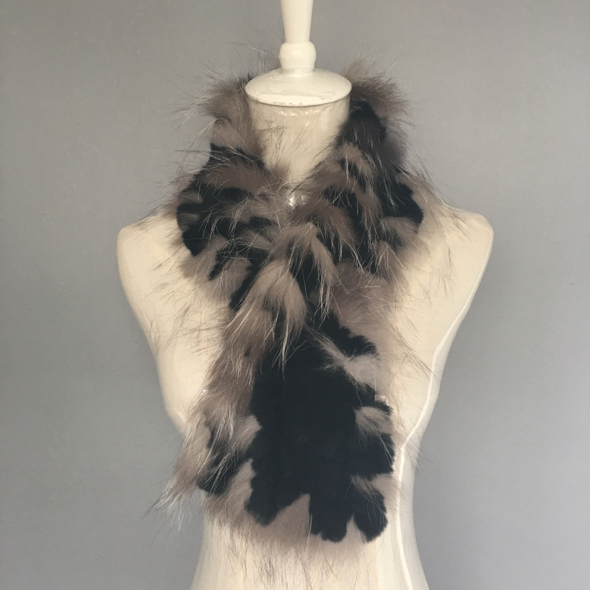 New Winter Bib For Women Winter Korean Version Thickened Fox Fur Woven Warm Scarf Bib Cape details Picture