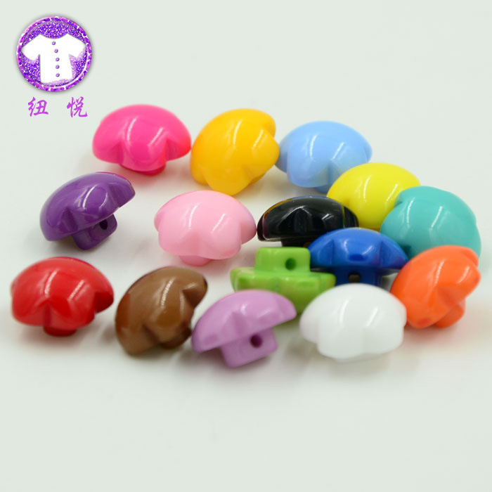 New Joy Accessories Children's cartoon button resin, plum blossom buttons for kids, baby sweaters, shirt buttons, infant buttons wholesale Specification image