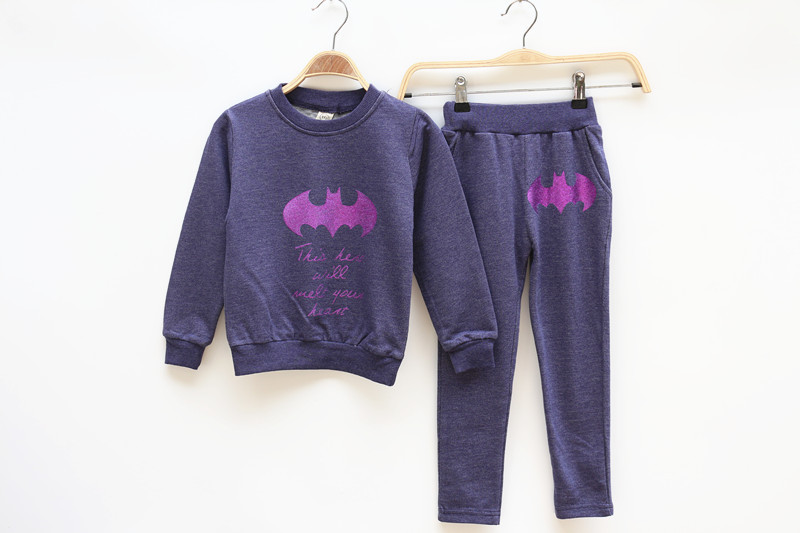The 2016 new children's clothing spring and autumn collection, featuring both boys and girls, is a trendy cartoon two-piece casual hoodie set for children details Picture