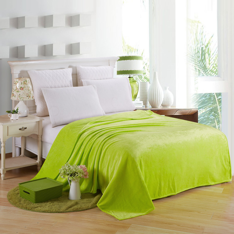 Autumn and winter coral velvet blankets, single-layer solid color blankets, Amazon hot-selling solid color pet blankets, flannel blankets Application Scenario