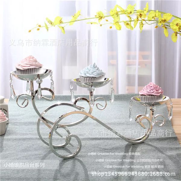 Creative Iron Silver Plated European Cake Stand 3 Candlesticks Wedding Props Gift Home Bar Decoration Pieces