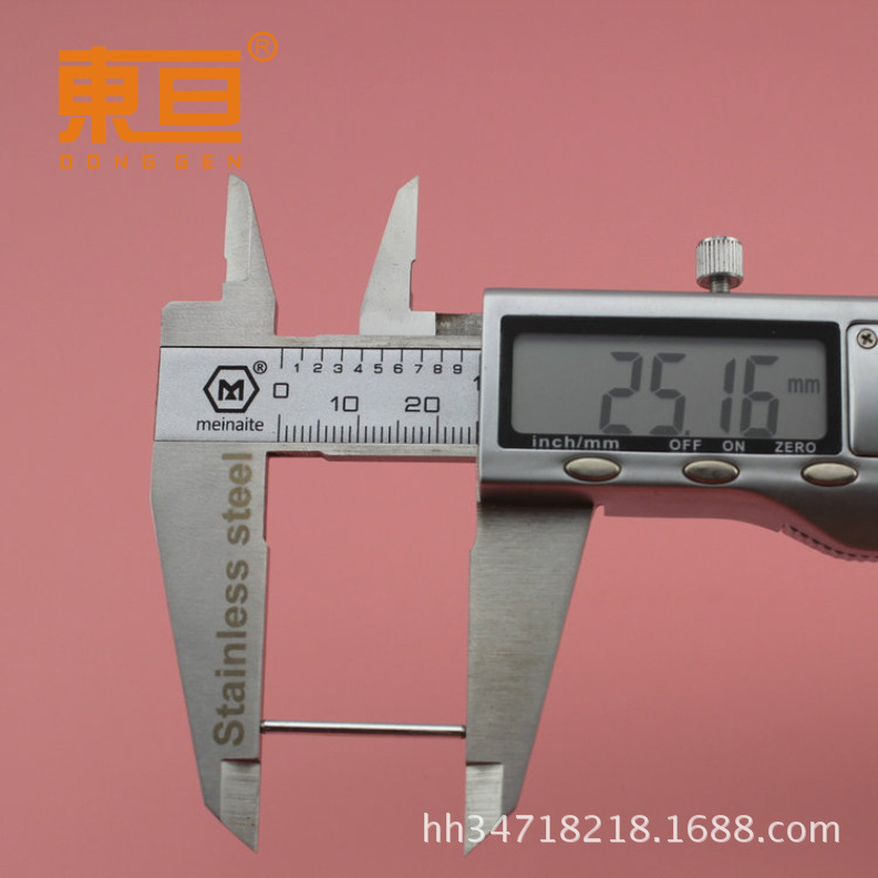 滑轮小轮子/平底万向滑轮/滑轮鞋/向星螺丝/工业脚轮白底实物图