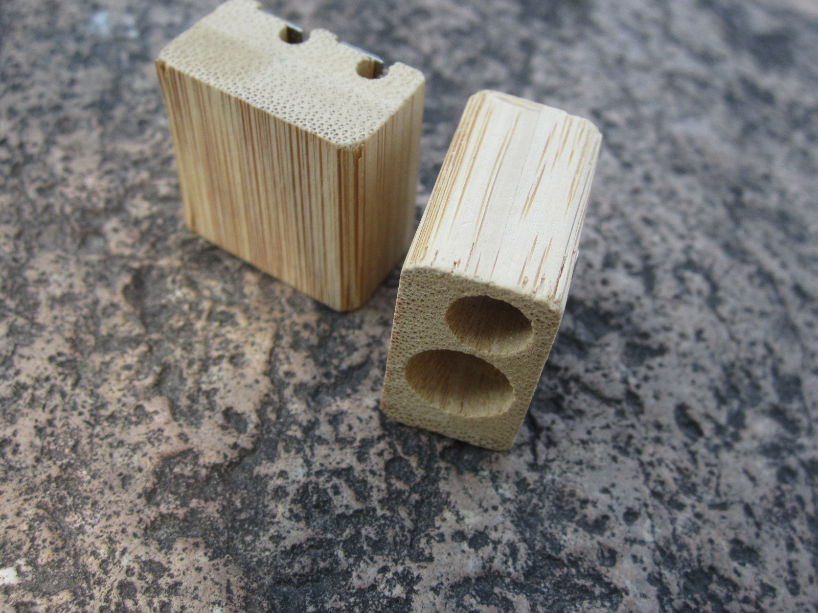 两孔竹质卷笔/竹子卷笔刀/竹制削笔器细节图