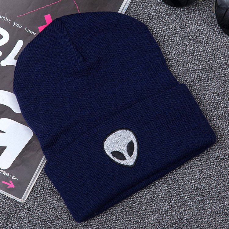 European and American style alien embroidery street skull knitted hat, autumn and winter outdoor ghost head warm woolen hat Application Scenario