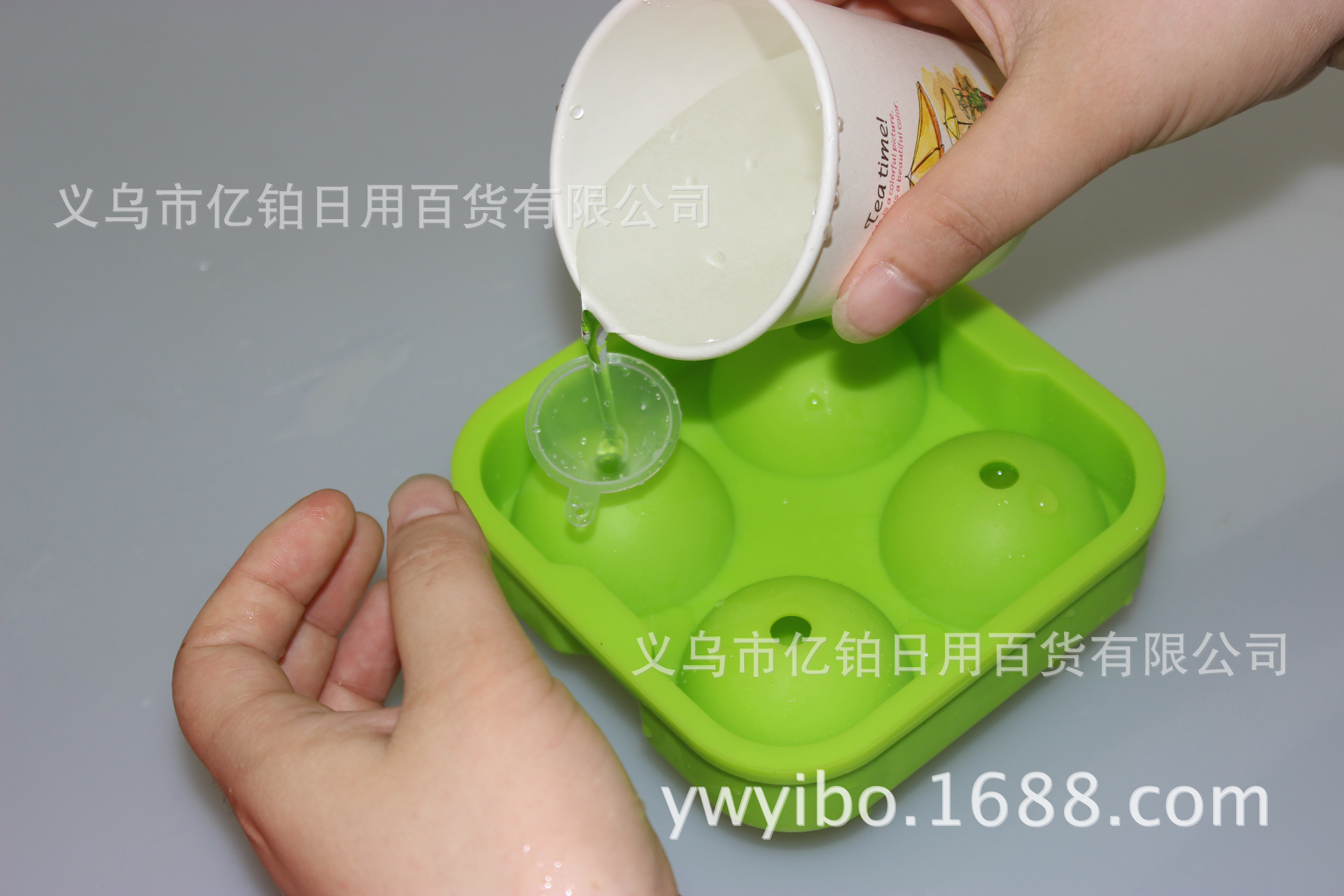 Ice grid small funnel Silicone ice plug Ice grid plug Mini small funnel Round ball ice grid funnel PP plastic Item Picture