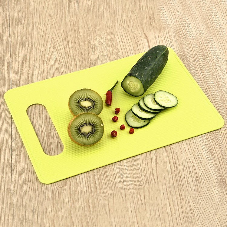 Manufacturers Square Pp Plastic Cutting Board Dormitory Cutting Vegetables Cutting Meat Small Cutting Board Candy Lovers You Cutting Board Wholesale Application Scenario