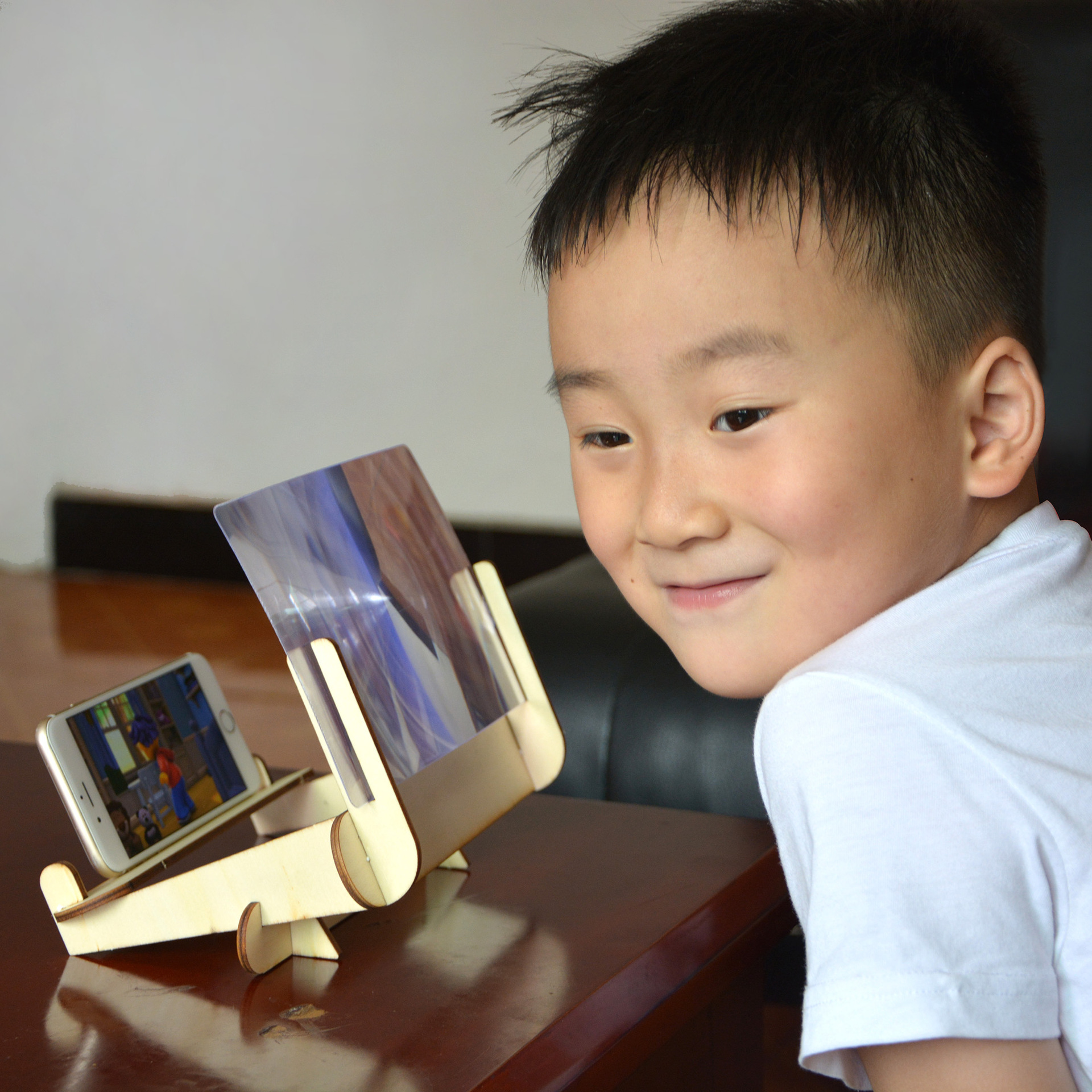 Optical experiment, science and technology small project, experimental toy, 3D stereoscopic cinema, Fresnel lens experiment details Picture