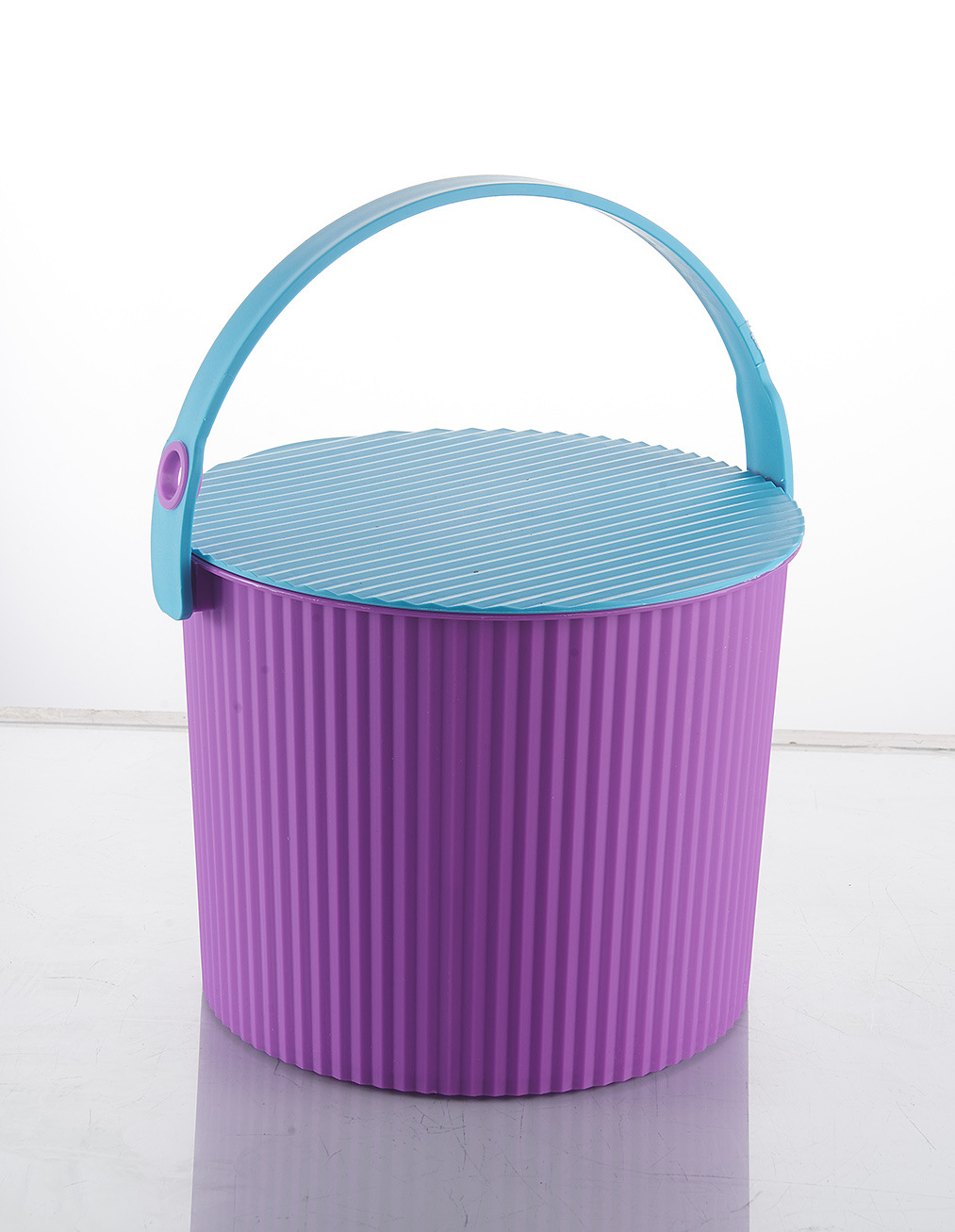 Round Bucket 6669 Medium 8L Bucket 20/ Box 22X 26X21cm Car Bucket Application Scenario