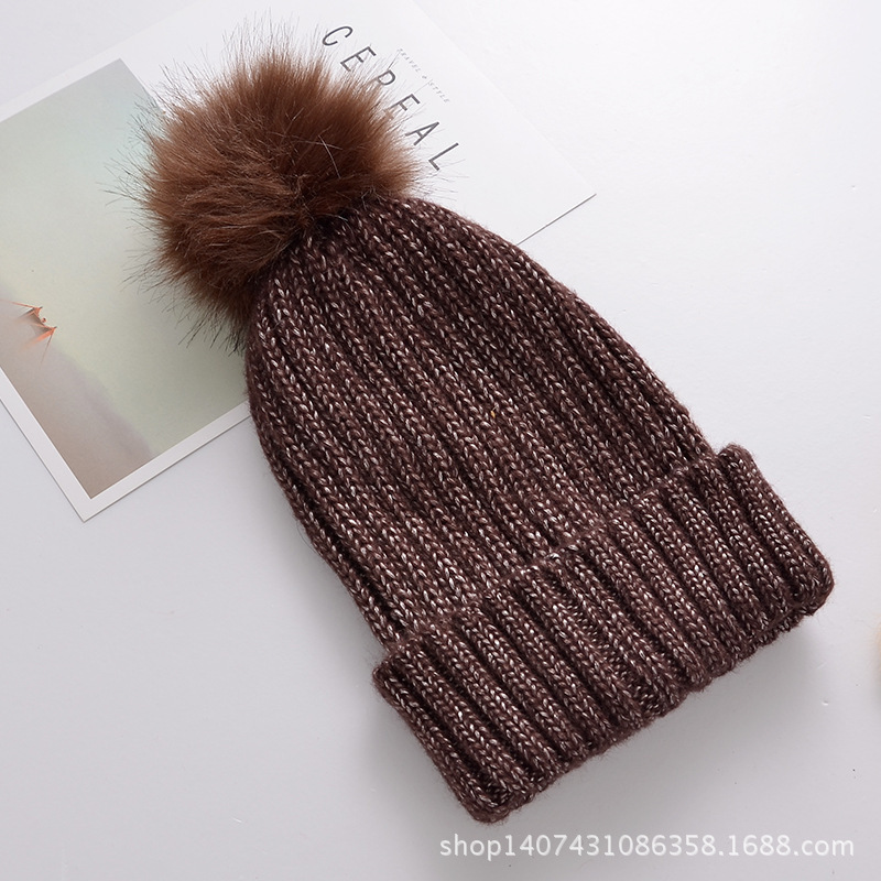 Winter's new personalized color-blocked knitted cap, Korean-style warm bright color pom-pom cap, fashionable women's bright thread knitted cap details Picture