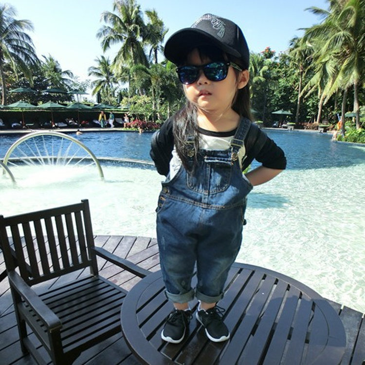 2021 Spring and Autumn new Korean-style children's clothing and pants for boys and girls, as well as baby denim carrier pants, are available for one-piece delivery