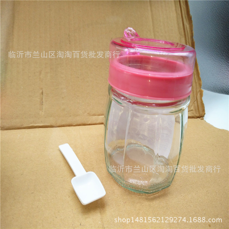 带盖玻璃罐调产品图