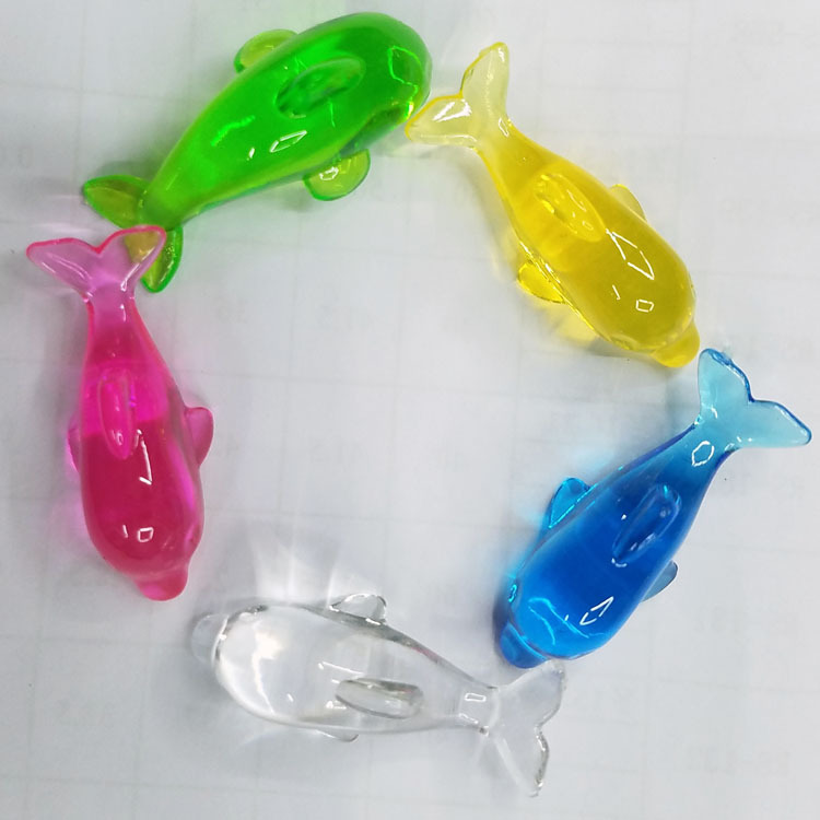 Wholesale of heart dolphin fish plastic beads, acrylic stone ice cubes, Baojie Aquarium decorations in multiple colors and styles Specification image