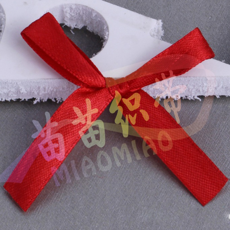 Polyester webbing, a popular handmade accessory material for clothing and textiles, is used as a colorful bow woven hair accessory