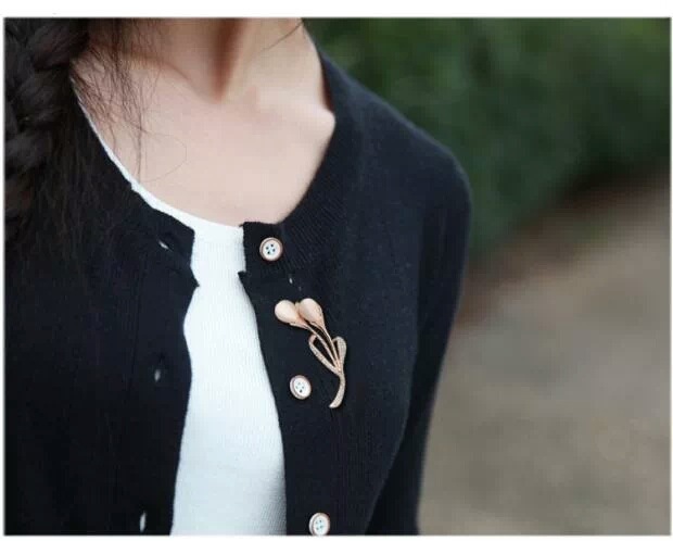 Yan Yun Jewelry Explosive Jewelry Korean Version Of Fashion Alloy Diamond Brooch Dress Decoration Corsage Creative Pin Customization Application Scenario