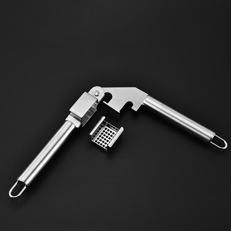 Wholesale kitchen small tools from the manufacturer, including household garlic grinders, garlic puree grinders, multi-functional garlic slicers, and stainless steel garlic presses Application Scenario