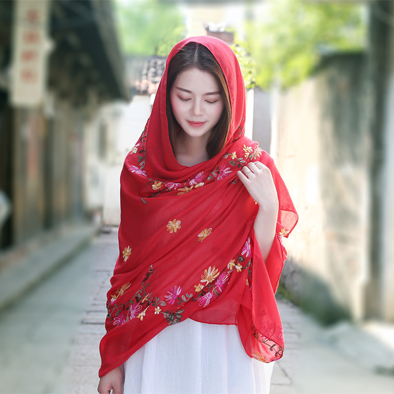 2022 New Embroidered Cotton And Hemp Scarf Travel Sun Protection National Wind Scarf Women's Seaside Beach Scarf Wholesale Application Scenario