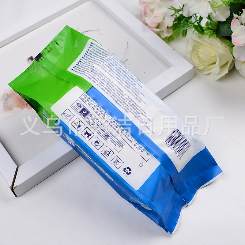 婴儿护肤柔湿/宝宝湿纸巾白底实物图