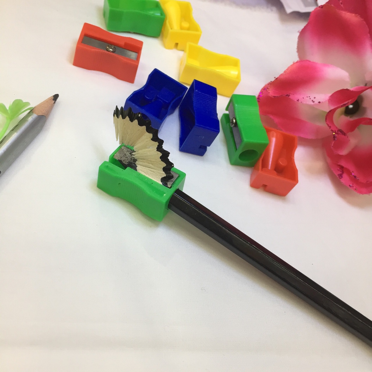 641 Pencil sharpener, Square sharpener, Mini Pencil sharpener, Children's pencil sharpener, small gift set pencil sharpener Application Scenario