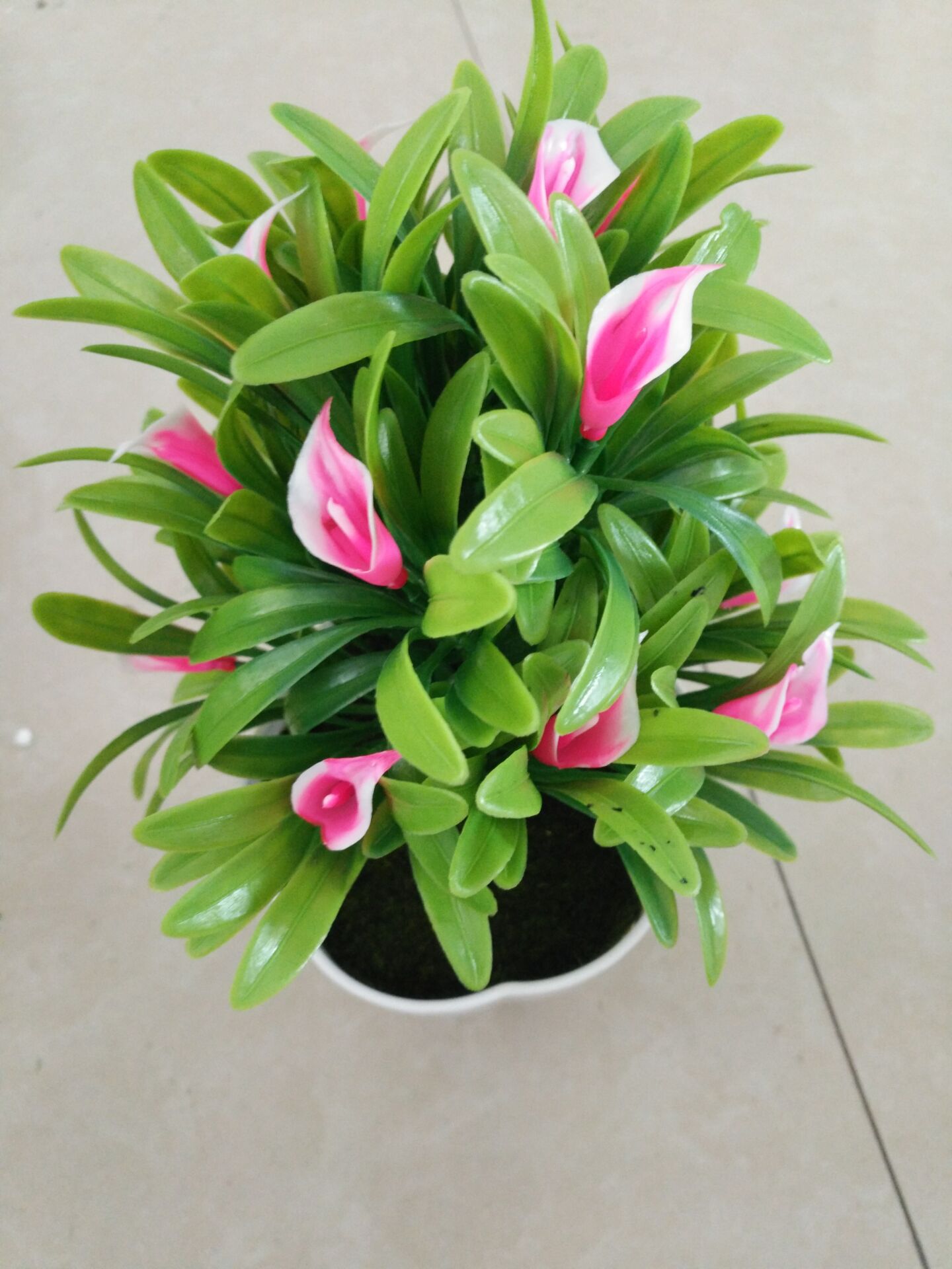 Wholesale simulation of small bonsai plastic calla lily flower family hotel public place flower manufacturers direct Item Picture