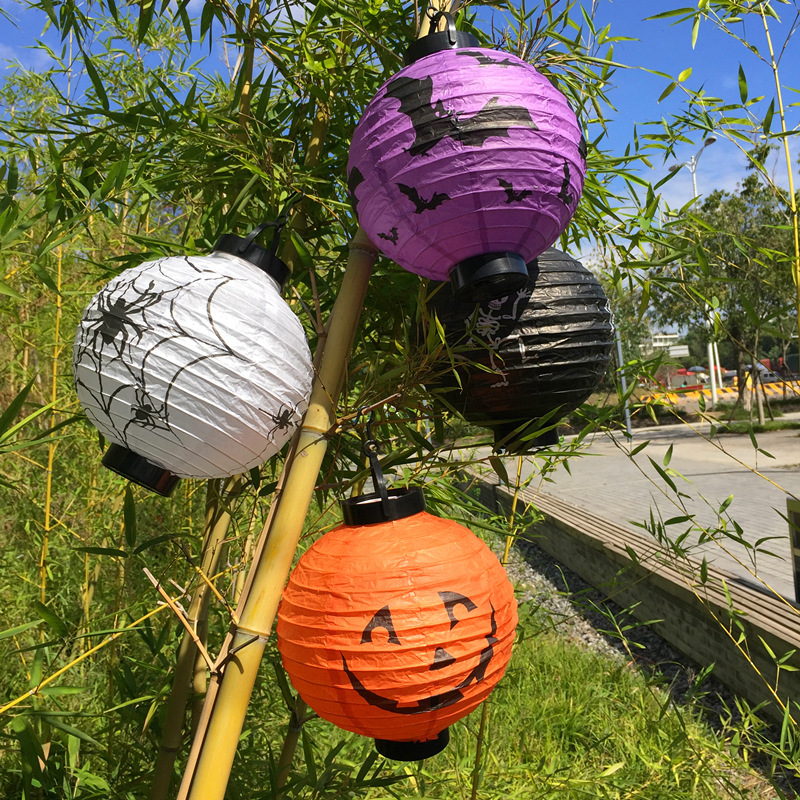 Halloween battery-powered luminous paper lantern decorative items, hand-held pumpkin led paper lantern, Ghost Festival Jack pumpkin lantern Application Scenario