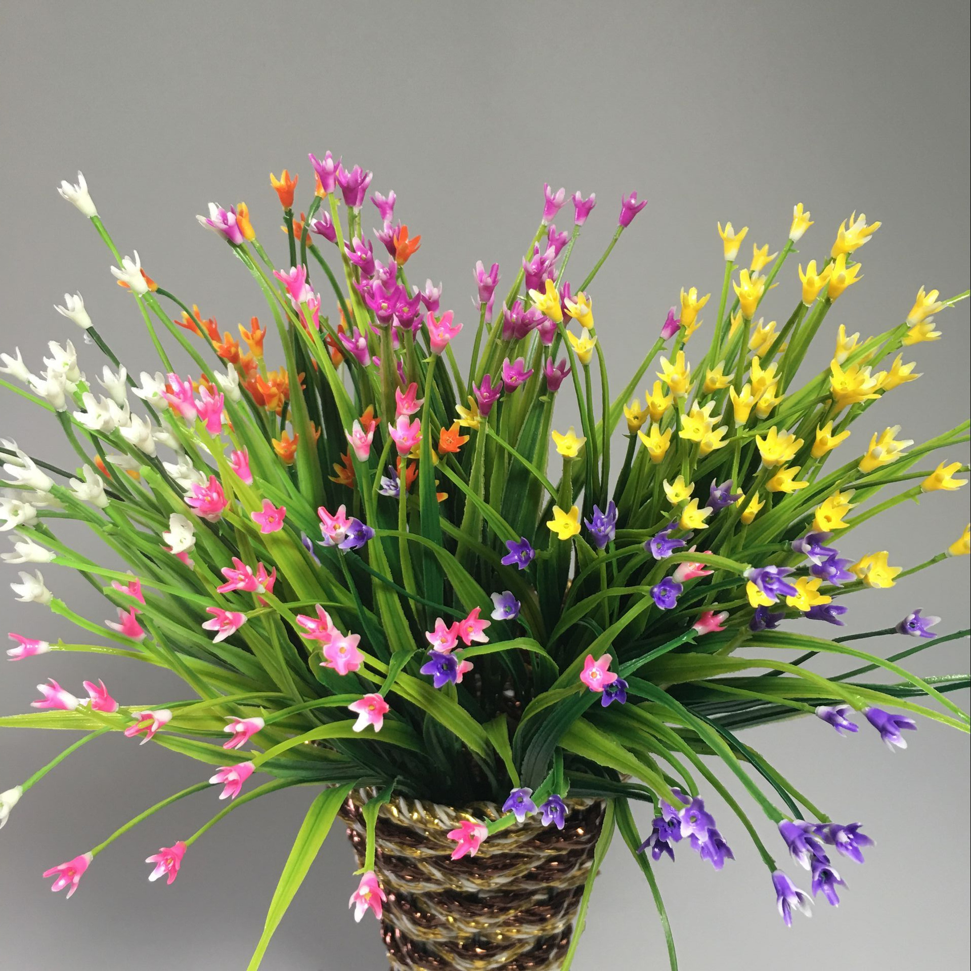 Simulation flower fake flower plastic flower manufacturers direct sales of seven head water grass star star wholesale Application Scenario