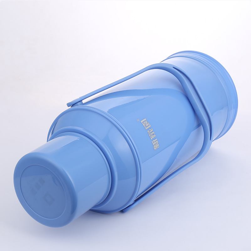 New Plastic Hot Water Bottle Portable Inner Heat Preservation Kettle Open Kettle Household Daily Necessities Hot Kettle Manufacturers Wholesale Application Scenario