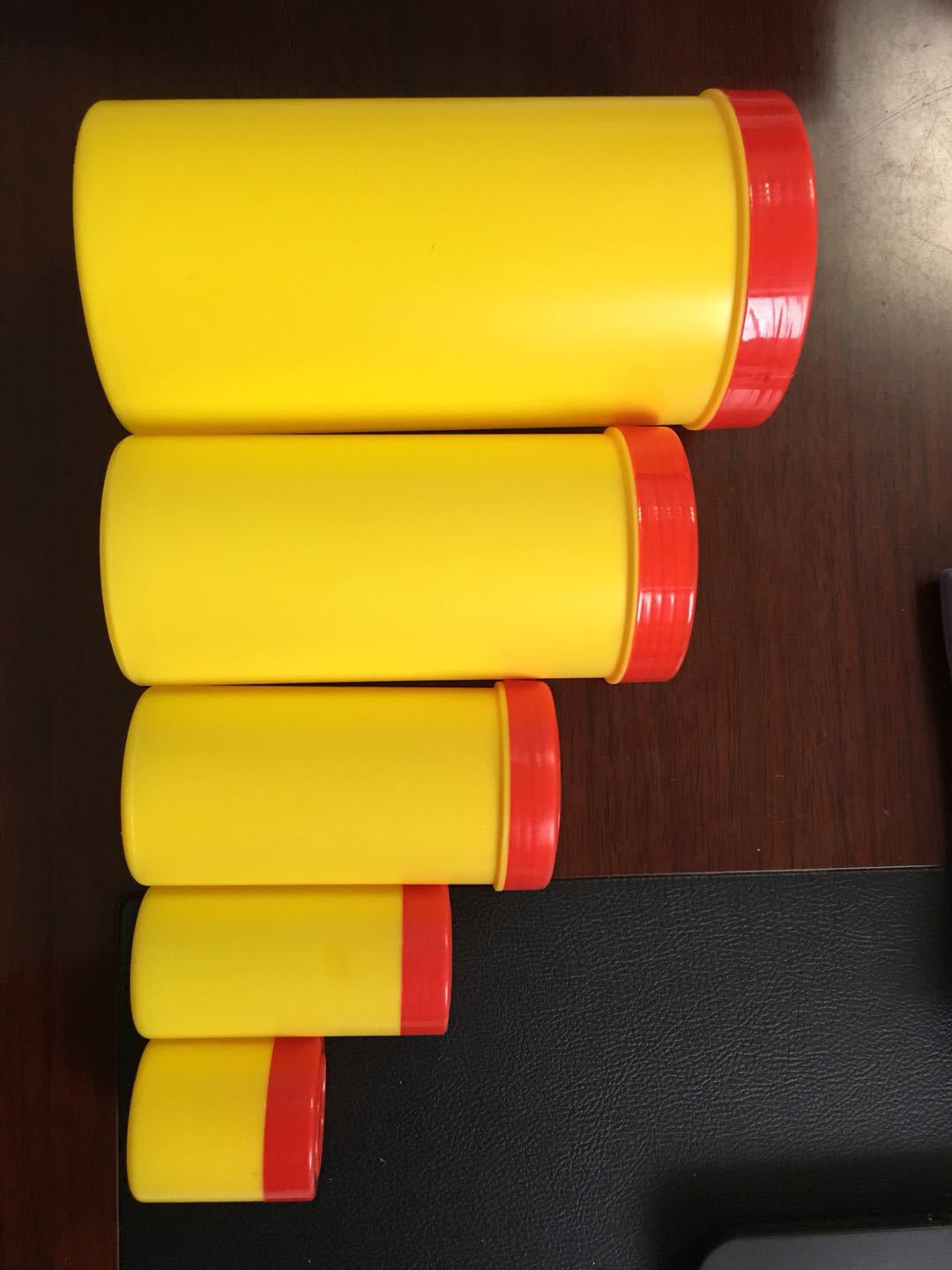 Ornamental fish feed bottle five sizes large and small pp material bait bottle fish medicine packaging bottle Application Scenario