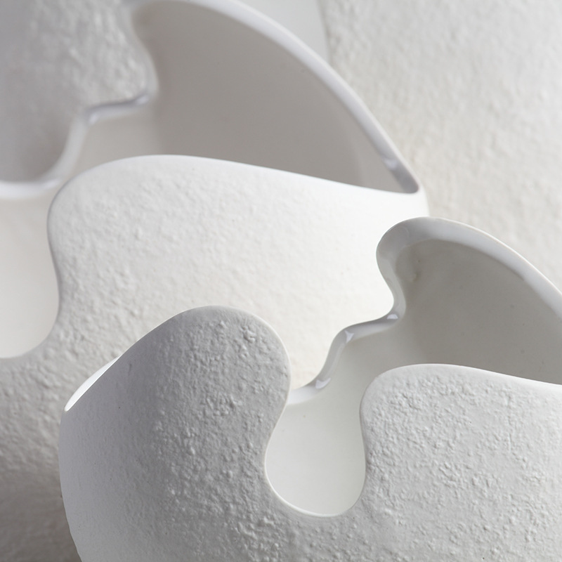 chinagoods Nordic-style ceramic vases, creative hotel and home entrance wine cabinets, TV cabinets, modern Nordic white eggshell flower arrangement handicrafts, decorative ornaments Item Picture