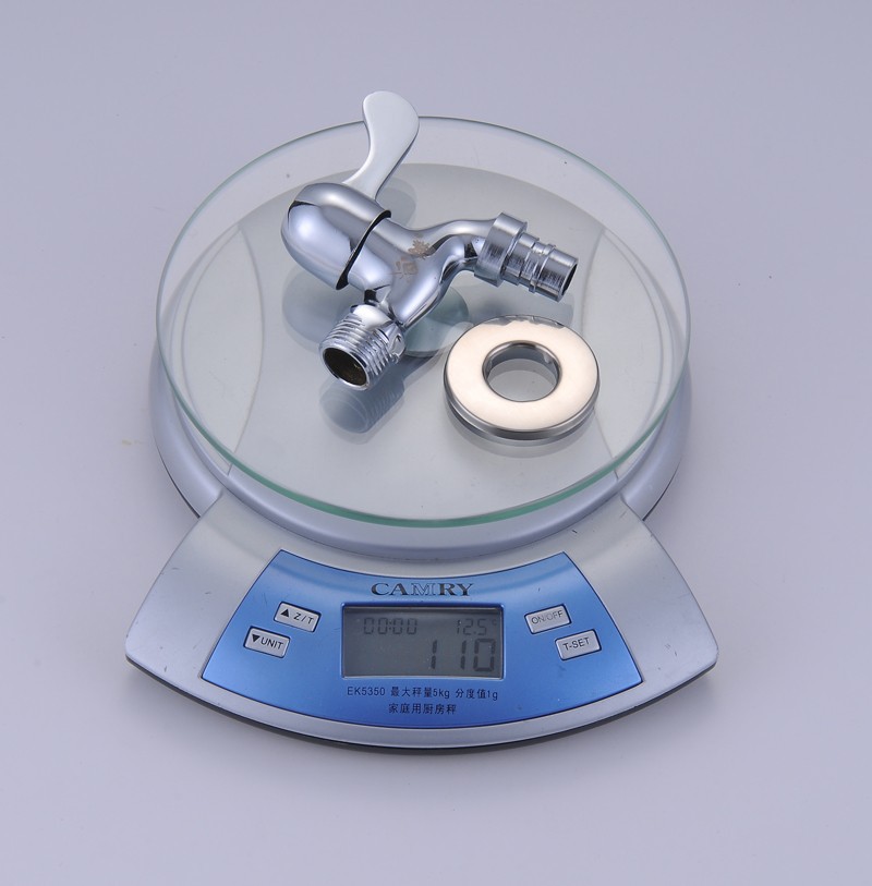 Huafeng Sanitary Ware's all-copper washing machine faucet, mop, sink, single-cooling, extended, one-in and two-out faucet, electroplated small faucet Item Picture