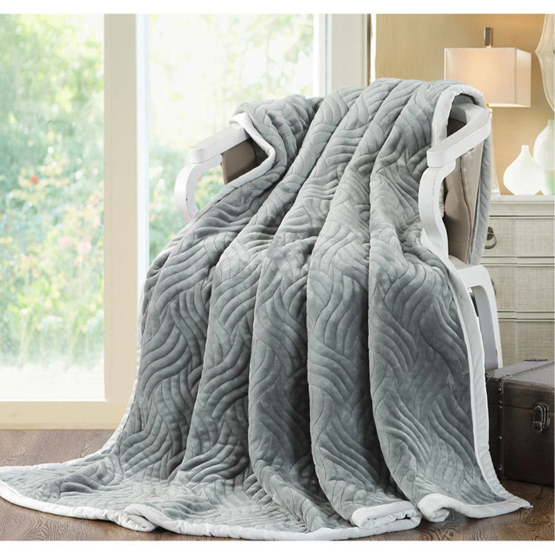 Factory Price Wholesale Flannel Solid Color Bed Sheet Air Conditioning Blanket Double Compound Blanket Double Flannel Thick Cover Blanket Application Scenario